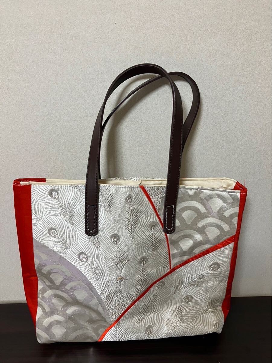 アンズルーム★ハンドメイド★ちょっと豪華な　トートバッグ★ハンドバッグ★着物　帯リメイク★紅白　白系　孔雀★A4