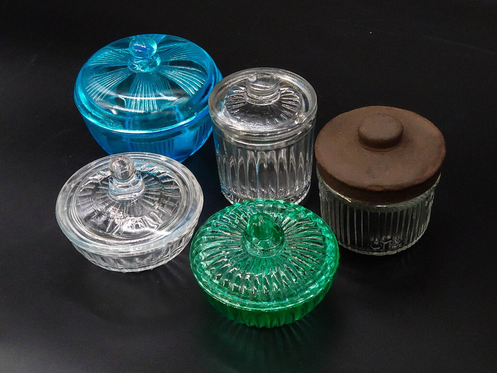 R-082801　当時物　昭和初期　プレスガラス　味の素　レトロな趣あるガラス瓶5点セット(調味料入れ、ビン、硝子、和ガラス)