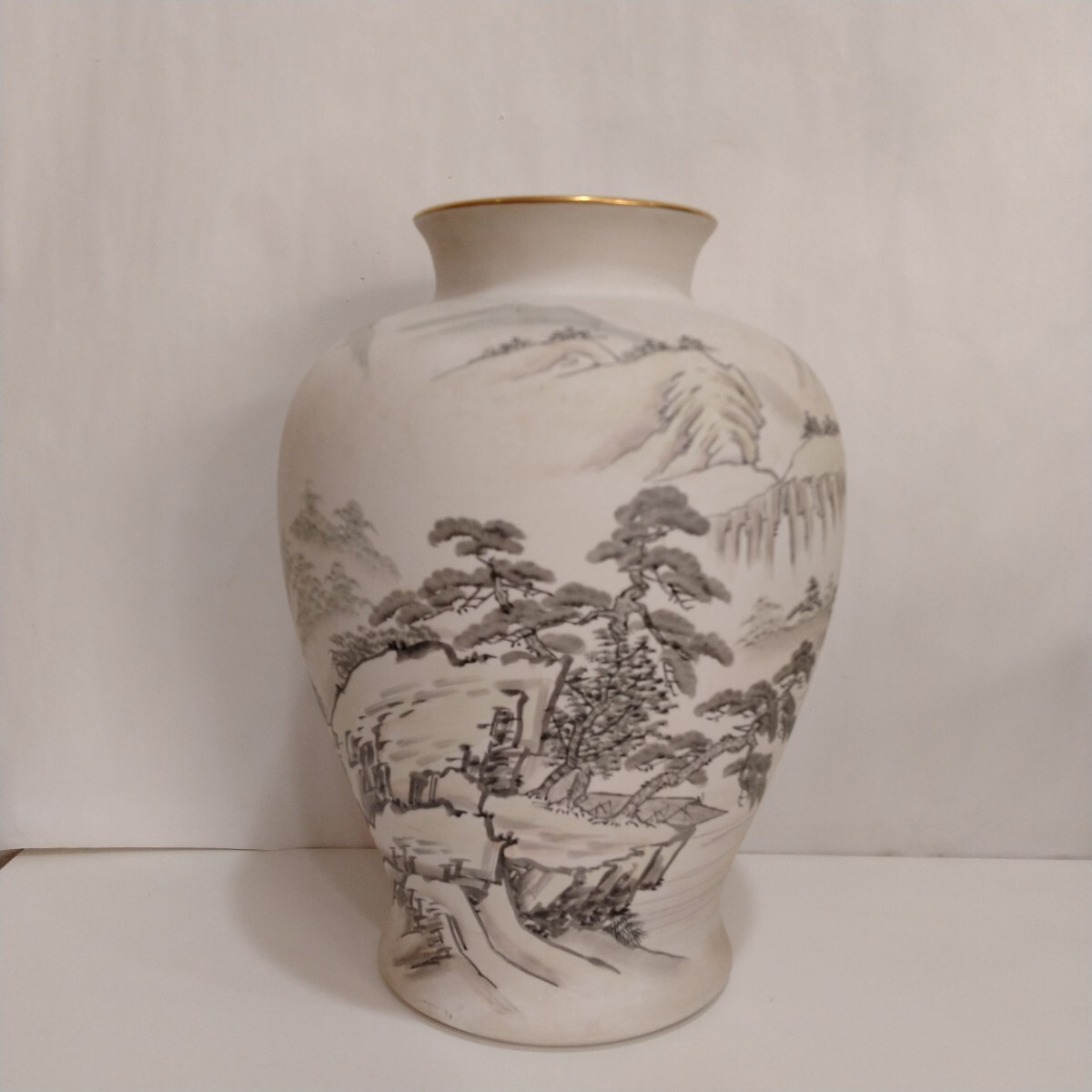 M206024　 花瓶深川製磁　山口昇然　墨絵　山水文　花瓶　花入　飾壷　高さ：約31cm　箱なし