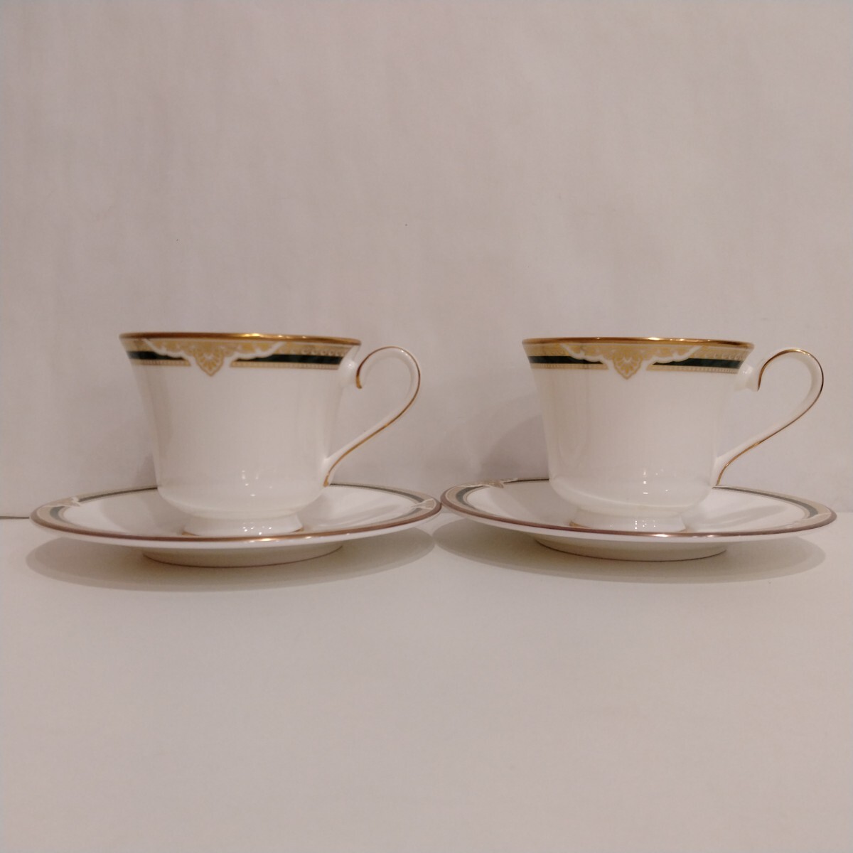 M206040　ROYAL DOULTON　ロイヤルドルトン　カップ ソーサー　2客 ペア　イングランド製　コーヒー ティー　箱なし
