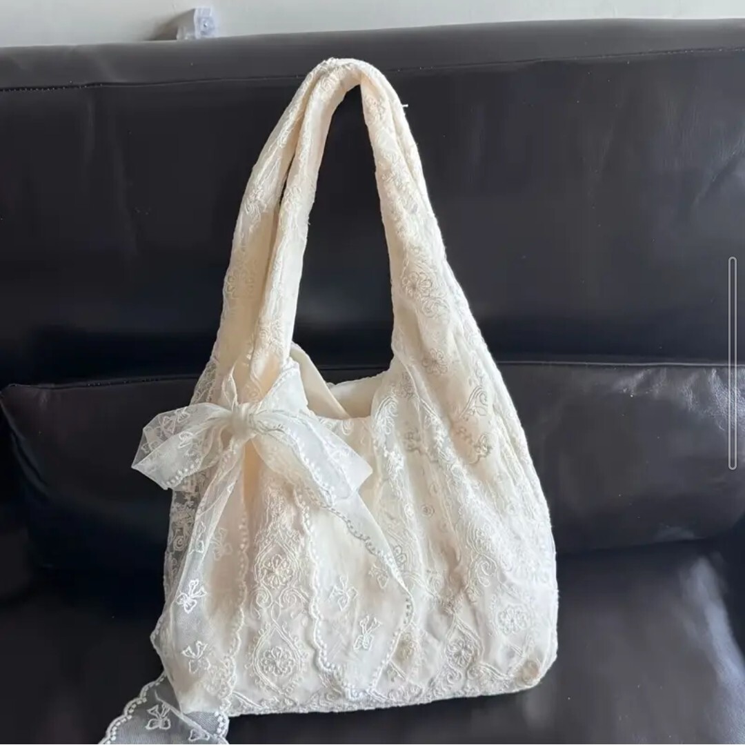ホワイトナイロン　レディースショルダーバッグ　オープントップ　トートバッグ　レース風刺繍　エコバッグ　サブバッグ　リボン　白