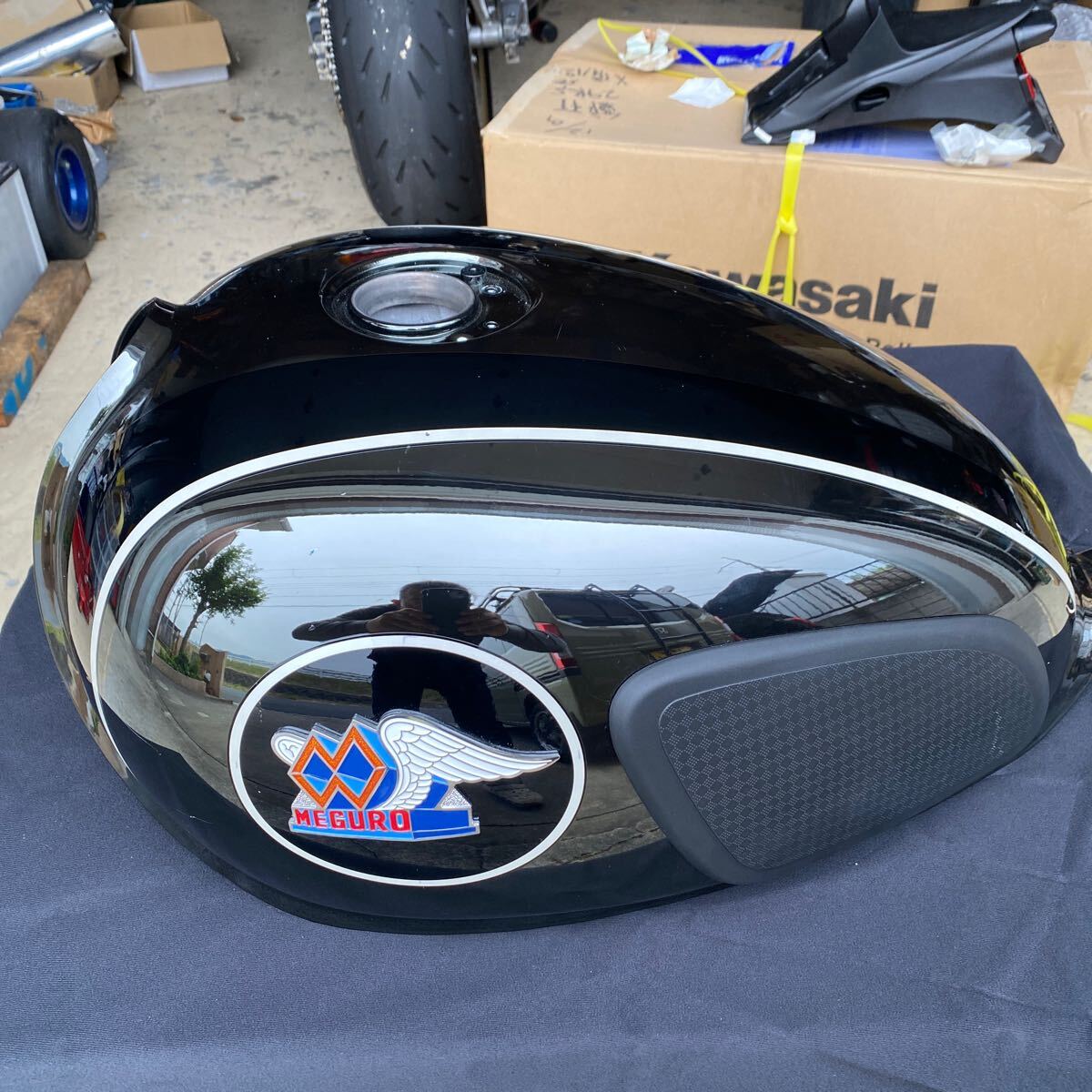美品　W800 純正タンク　MEGURO メグロ　保管小傷有り　KAWASAKI カワサキ　川崎　 ガソリンタンク　燃料タンク
