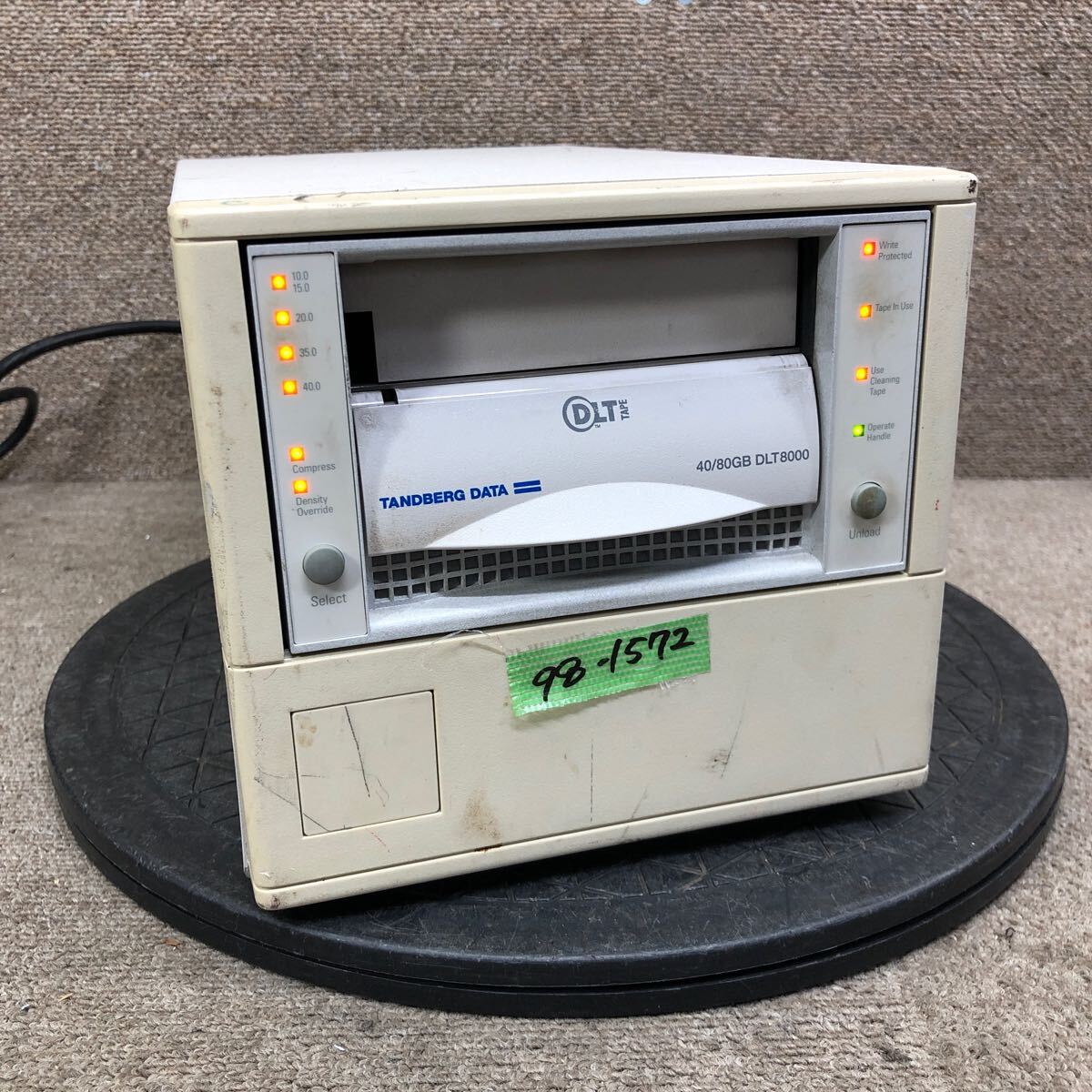 98-1572 激安 レトロPC パーツ テープドライブ テープ装置 TANDBERG DATA DLT8000 40/80GB TH8BL-TM 通電.電源オン.オフok ジャンク