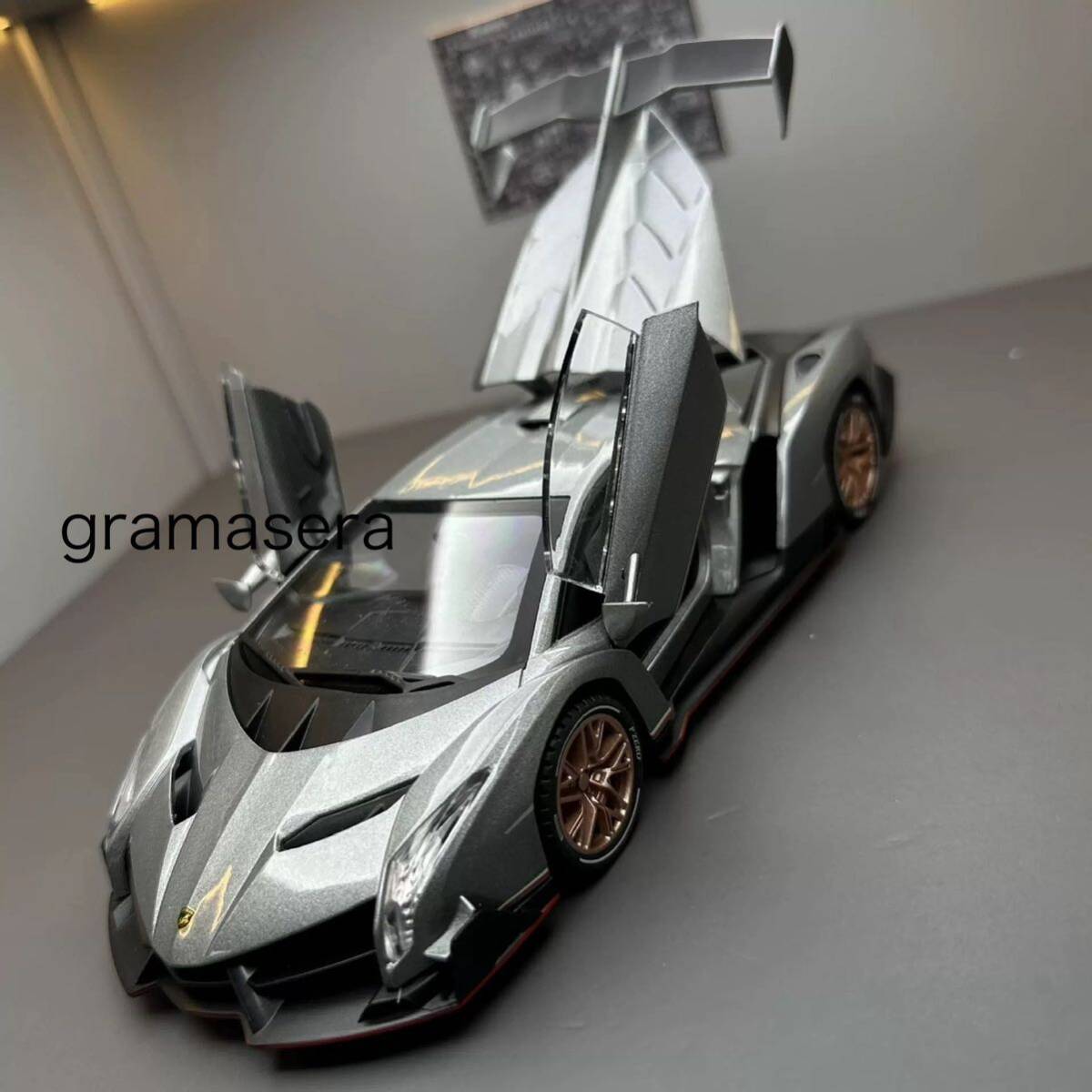 ★希少★1/22 ランボルギーニ ヴェネーノ　ミニカー　リアル　模型　ディスプレイに