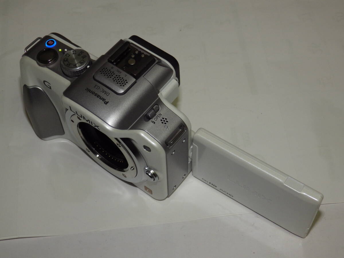 ■美品パナソニック ミラーレス一眼 LUMIX DMC-G3 白◆ボディ◆レンズ無し◆バリアングル液晶◆液晶ビューファインダー◆動作確認済■