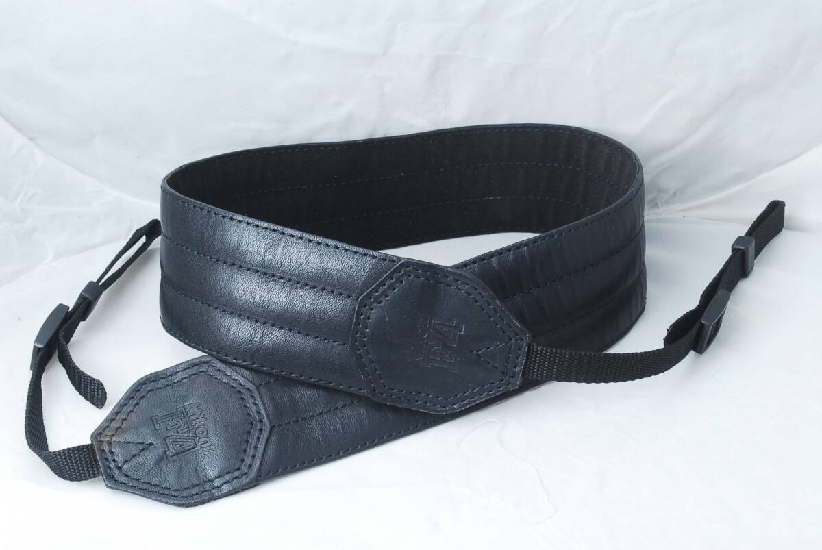 ☆ニコン Nikon F4 本革 ワイド カメラ ストラップ 皮 レザー 型押し 黒色(ブラック)幅約5cm 太め フィルムカメラ ネック camera strap☆