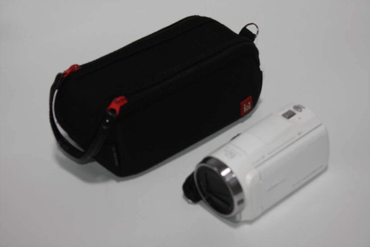 SONY　HDR-CX680（ホワイト）新品同様　ハンディカム 内蔵メモリー64GB 光学ズーム30倍　収納ケース付き (検索：デジタルビデオカメラ)