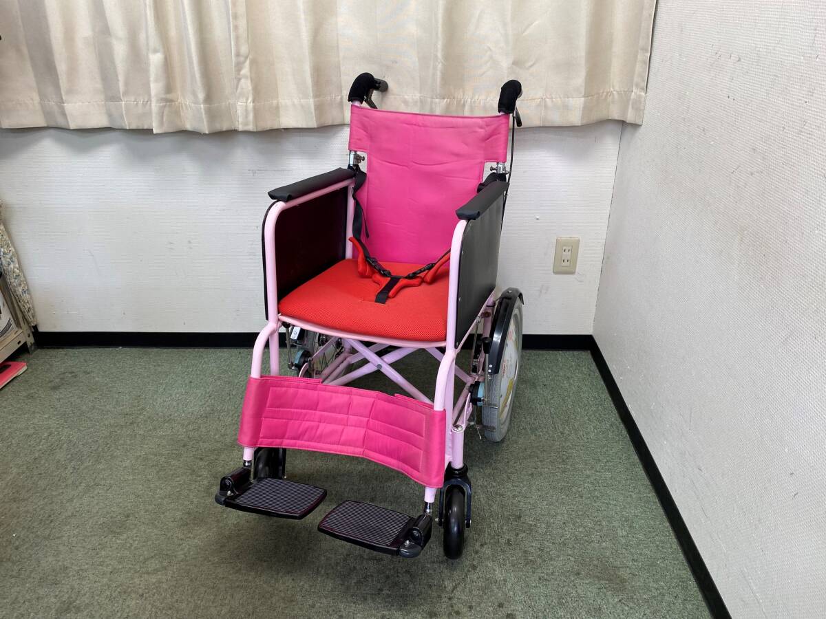 介護用車椅子・アルミフレーム・折り込み式・転倒防止タイヤ付き・フットブレーキ・介助ブレーキ・【下り坂も安心】