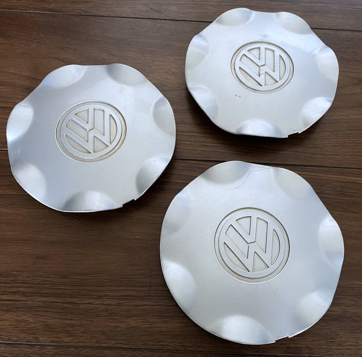 ●VW(フォルクスワーゲン) GOLF・ゴルフ3 / VENT・ヴェント 純正アルミホイール用 センターキャップ3枚セット・品番IHO601149K●