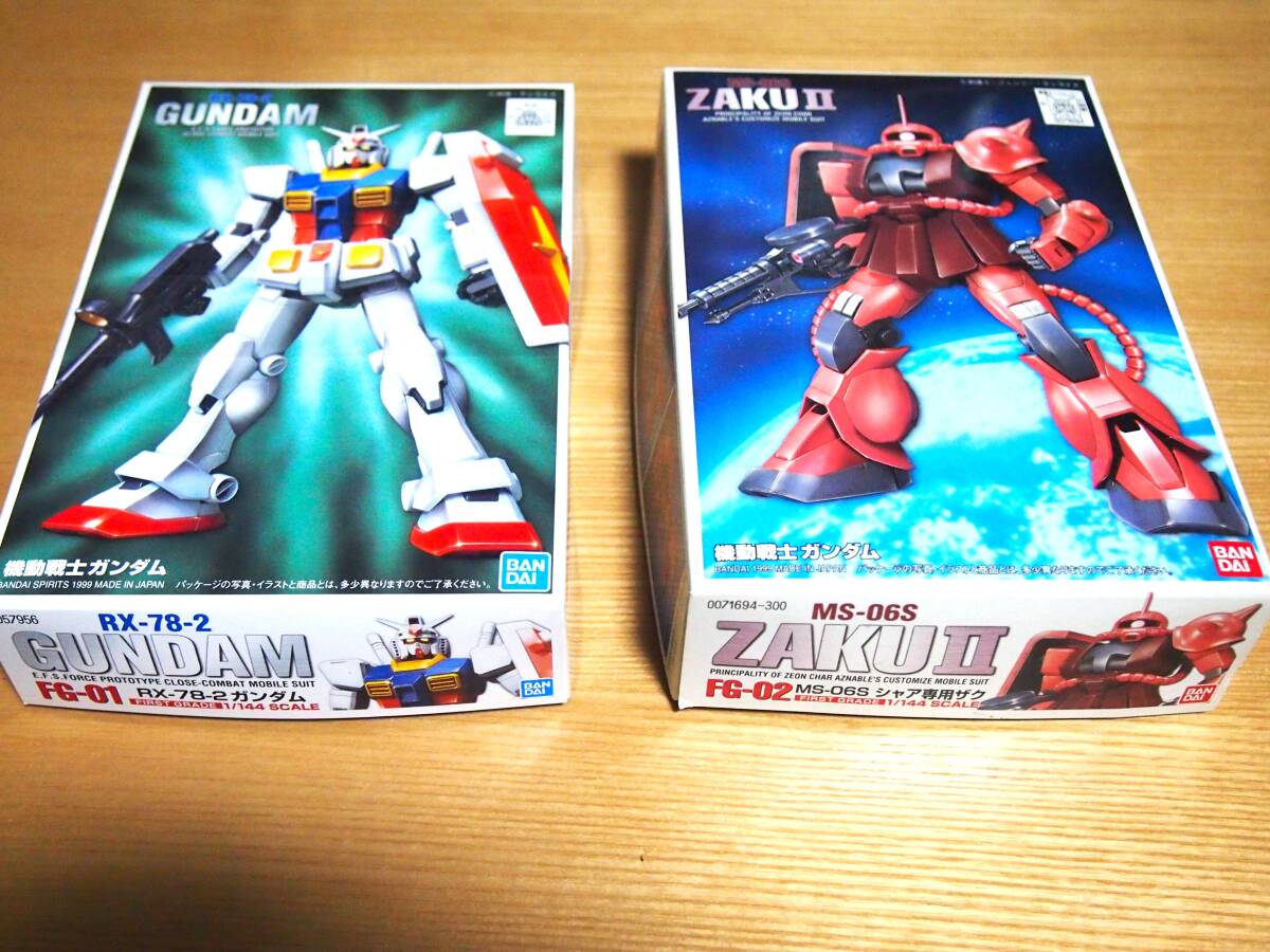 機動戦士ガンダム　FG-01 1/144 RX-78-2 ガンダム　FG-02 1/144 MS-06S シャア専用ザク