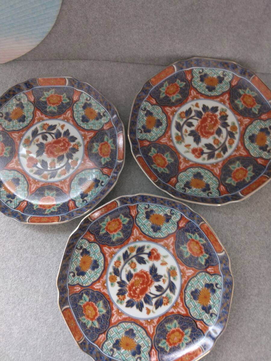 中皿　色絵染め錦牡丹　窓絵皿　茶道具　茶席懐石和料理　取り皿盛り皿向付け　和光園　３枚ぐみ