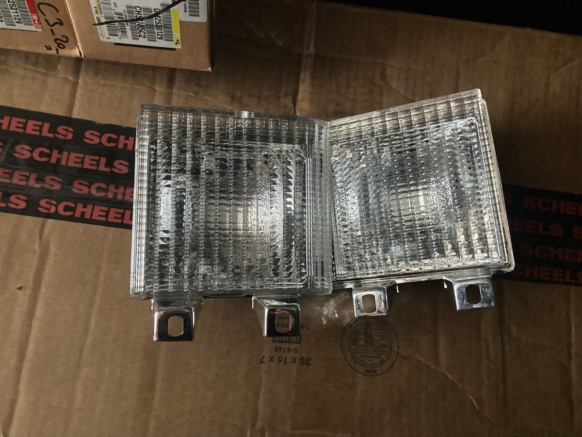 シボレー　K5ブレイザー サバーバン　C10 パークランプ　ウインカー　新品　スクエアボディー　