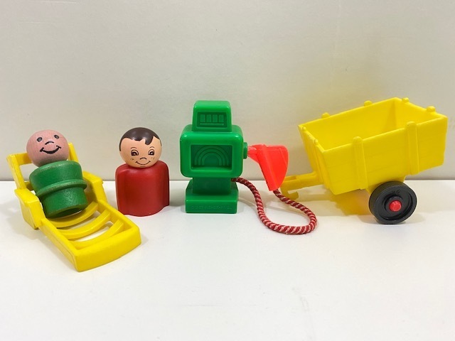 期間限定大幅値下げ！まとめて！ 【 フィッシャープライス 】 US ガソリンポンプ 人形 リトルピープル / レトロ / FISHER PRICE / 管理V19