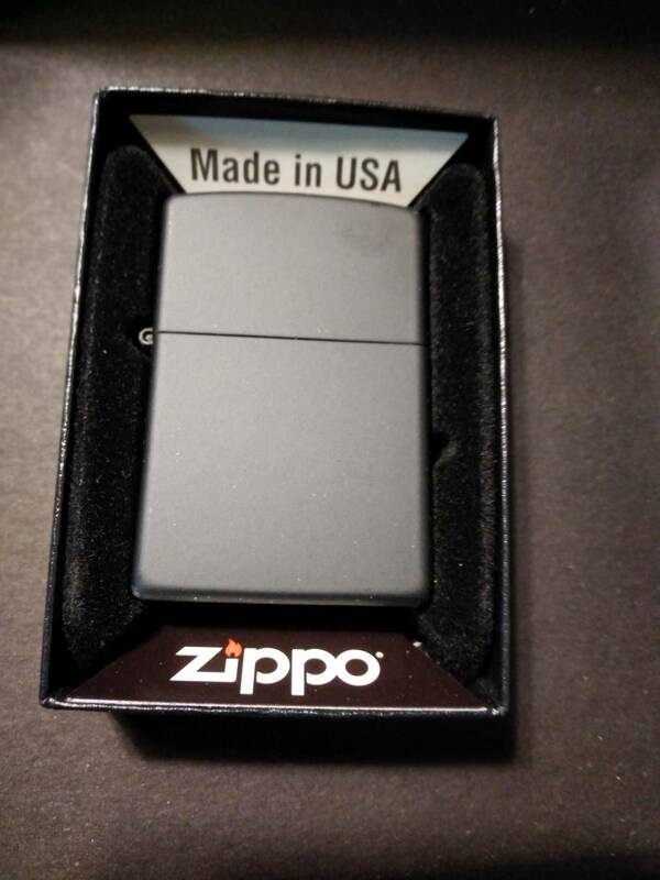 Zippo クラッシックライター　飽きの来ないマットブラック　Made in USA 世界中で大人気