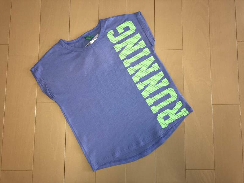 ●○ 新品 BENETTON ベネトン Tシャツ 6-7 YEARS 120 フランスで購入 ○●