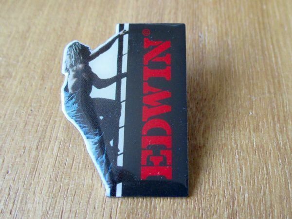 古い ピンバッジ : EDWIN エドウィン デニム ジーンズ ヴィンテージ 広告 ロゴ ピンズ #d