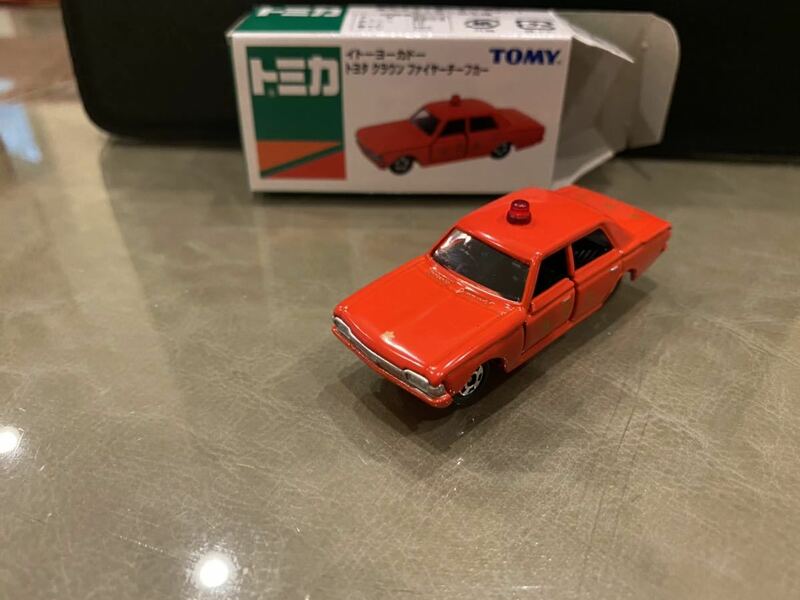 トミカ 赤箱 中国製 イトーヨーカドー トヨタ クラウン ファイヤーチーフカー