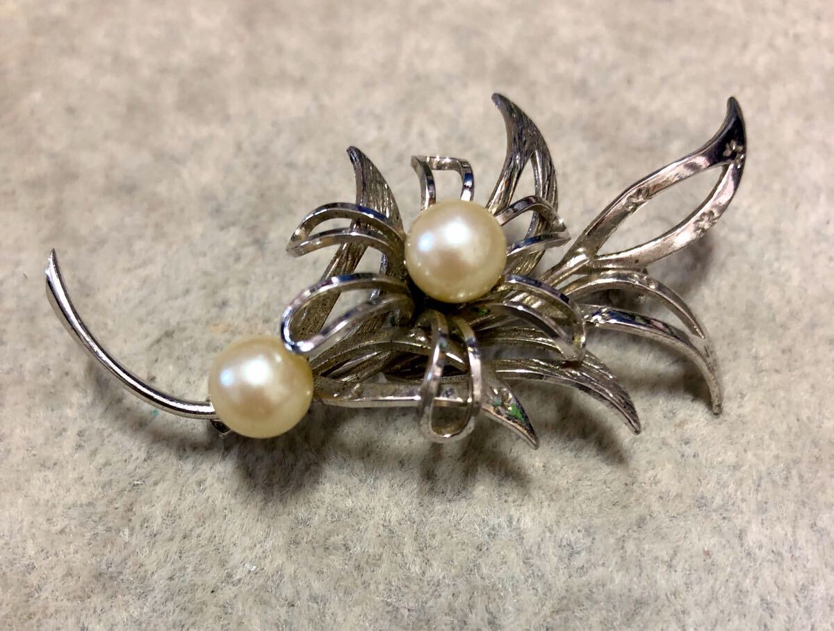 シルバー　フェイクパール　ブローチ　アクセサリー　 6.0g ゆうパック60サイズ