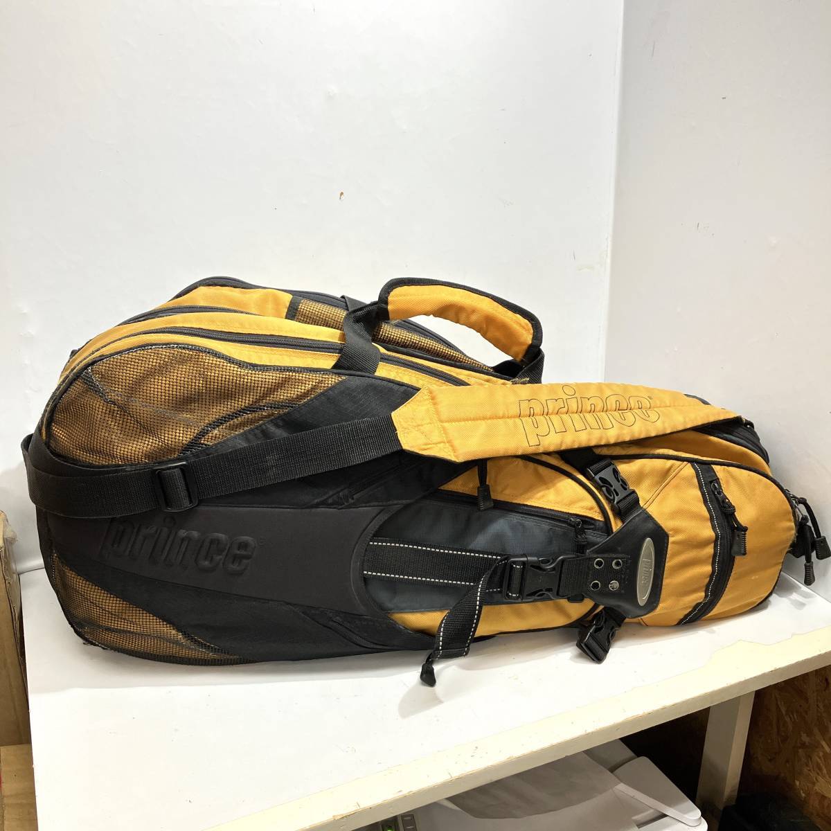 (志)Prince(プリンス) テニスバッグ ラケットバッグ イエロー×ブラック ラケット3～5本収納 ラケットケース 硬式 軟式(I)0729S