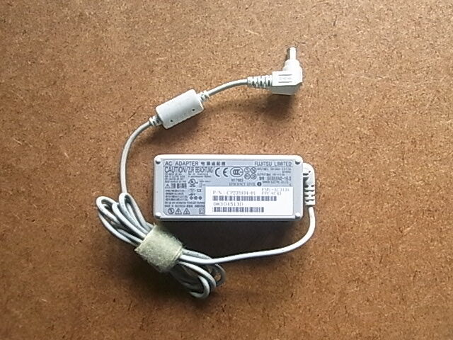 FUJITSU 富士通　FMV-AC313S SEB55N2-16　ACアダプター　送料230円　中古2