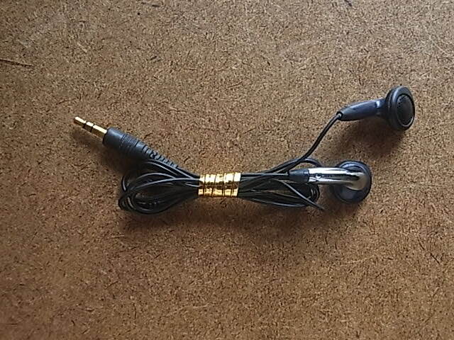 希少　SHARP シャープ イヤホン　 送料230円　中古品