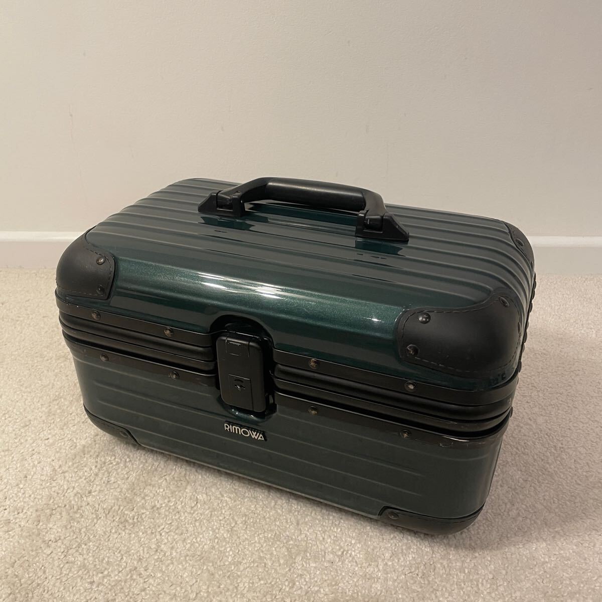 RIMOWA Samba Nova ビューティケース 18L グロスグリーン 鍵付き Made in Germany 
