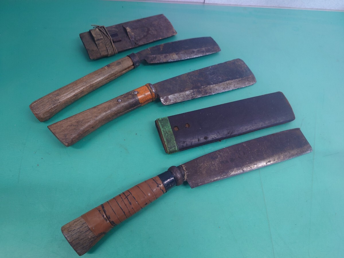 ● 鉈【鞘付き/特級品 土佐 長運斉 ？國 謹製】他 山師 薪割り 銘 彫刻 刻印 銘 腰鉈 古道具 3点セット 現状品 ③