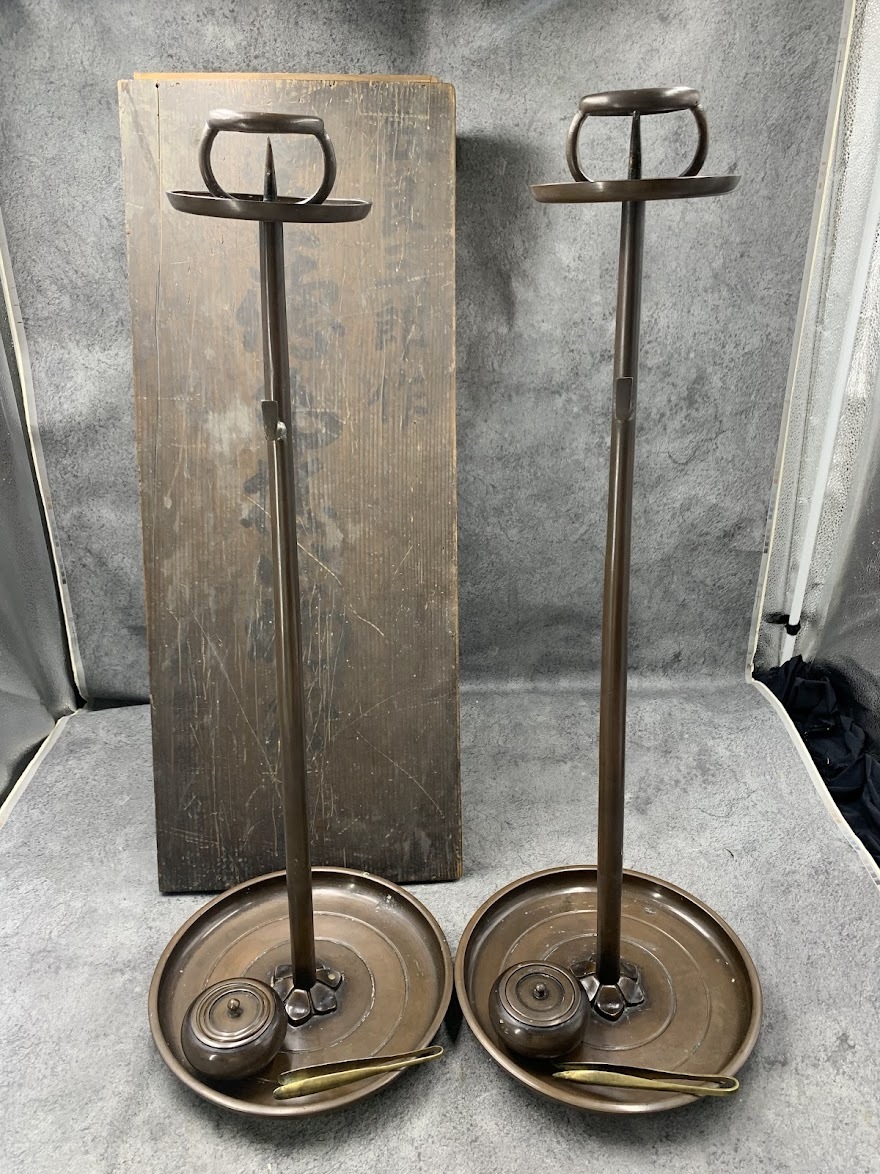 【 錺鋳物師 金工 金谷五郎三郎 造 燭台 共箱 】金屋 五郎三郎 古道具 伝統工芸品 江戸 骨董品 仏具 時代物 燭基