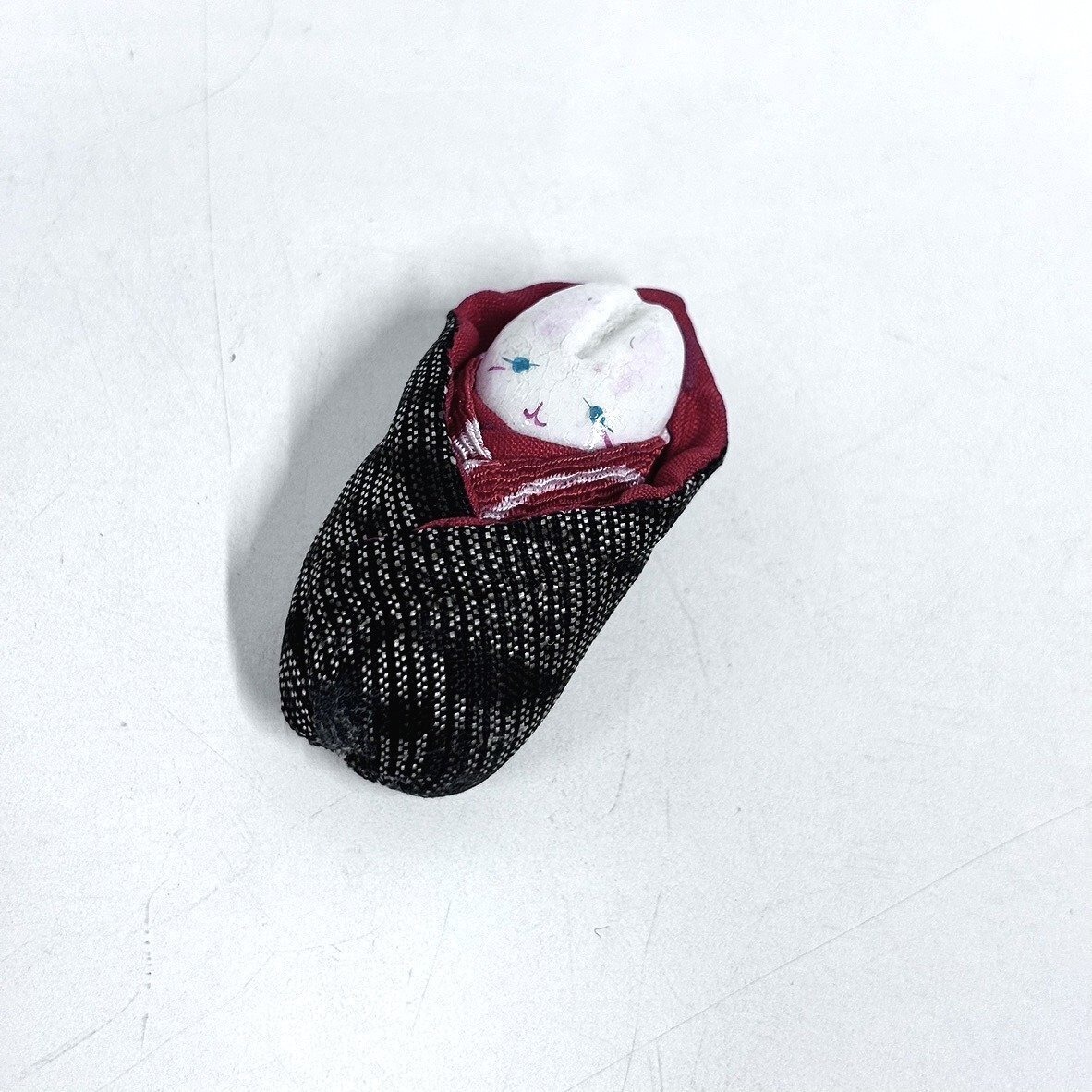 ブローチ おくるみ お守り 兎 子宝