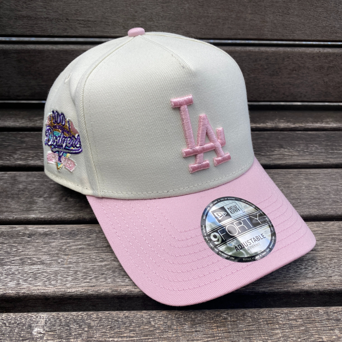 海外限定 Newera ニューエラ 9Forty Aフレーム LA Dodgers ロサンゼルス ドジャース キャップ 100周年記念 USA正規品　ピンク (940-207)
