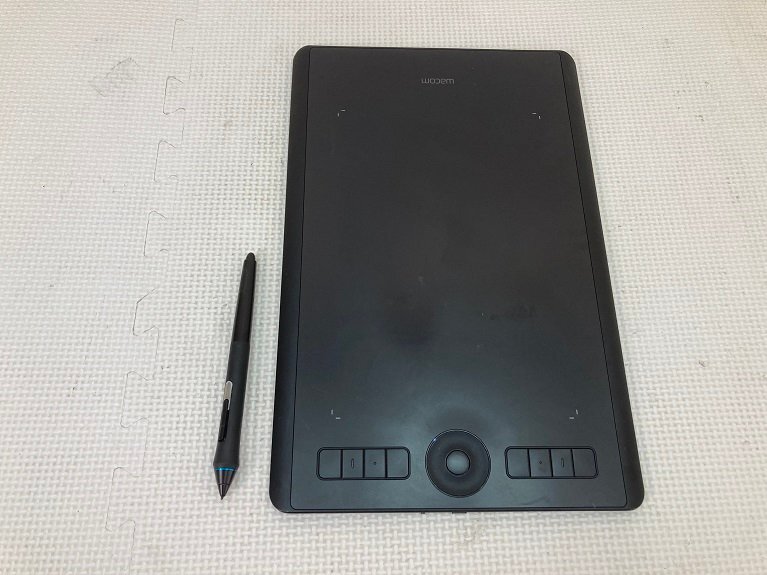 3907-O★Wacom 2022年製 ペンタブレット Intuos Pro Midium★PTH-660★プロペン2付属★簡易動作確認済中古現状渡し★
