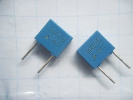 P00227E　EPCOS フィルムコンデンサ　1nF(0.001μF)±10%　630 V dc　未使用品ですが長期保存品　2個セット