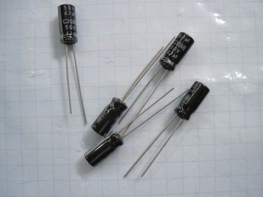 P0041 日本ケミコン　アルミ電解コンデンサー　SMEシリーズ？？？　　4.7μF　50V　未使用品ですが長期保存品　ジャンク品　5個セット