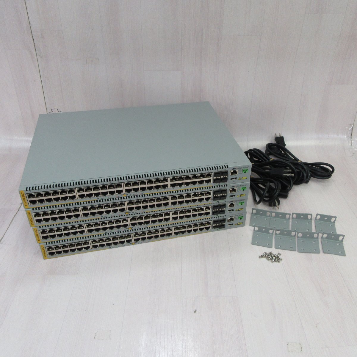 ▲Allied Telesis AT-x510L-52GT 4台セット CenterCOM x510Lシリーズ ギガビット・インテリジェント・スタッカブルスイッチ 保証有 2F_109