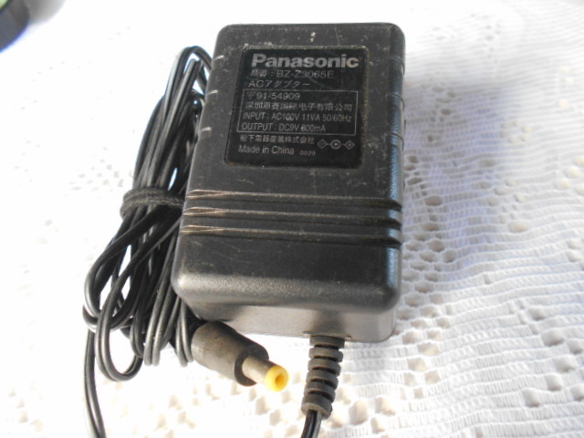 ★　Panasonic/パナソニック　ＡＣアダプター　出力　DC　９Ｖ　６００mA　通電、電圧確認　中古　★