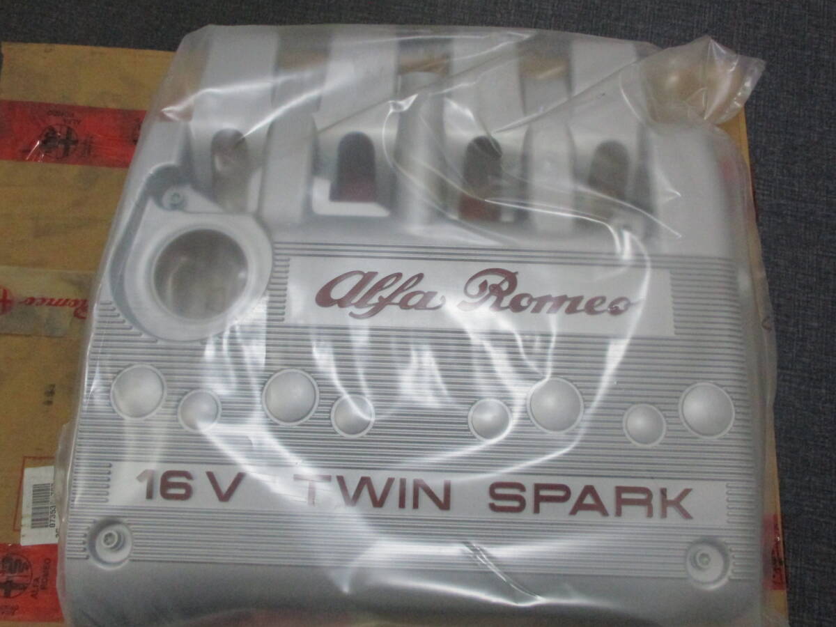 アルファロメオ 145/146/147/156/166/GT/GTV/Spider エンジンカバー　735301727 　純正品・新品・送料無料