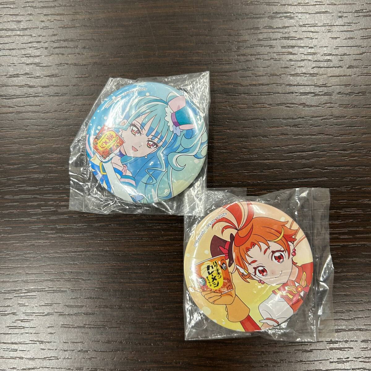 ★☆缶バッジ プリキュア 日清カップメシ コラボ キュアリリアン キュアウイング カレーメシ 炎メシ コラボ缶バッジ #9898☆★