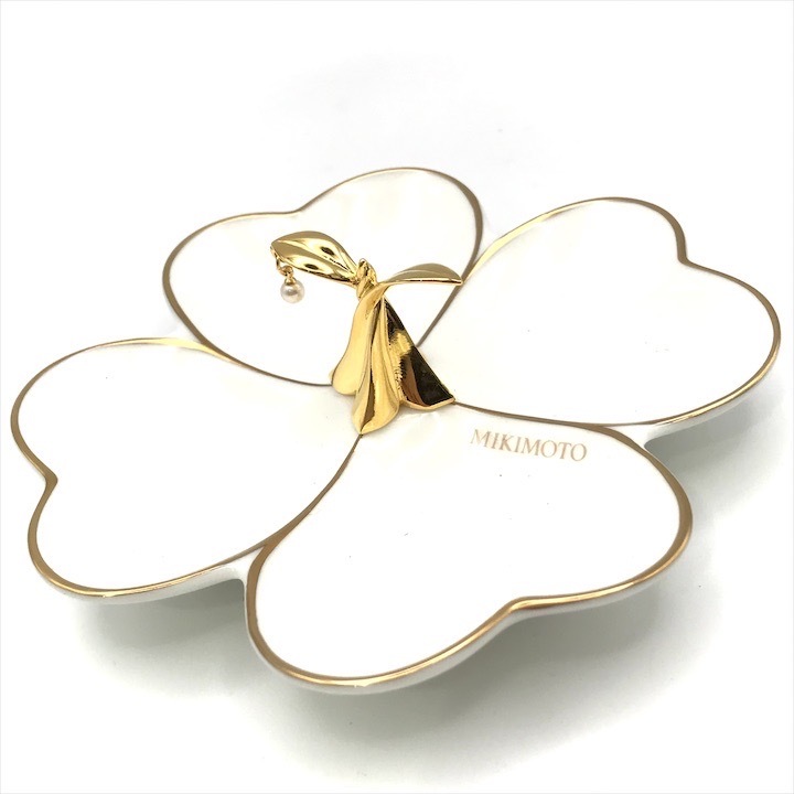 美品 MIKIMOTO ミキモト 真珠 パール 0.4mm クローバー アクセサリー ジュエリー トレー プレート 小物入れ 陶器 食器 a9294