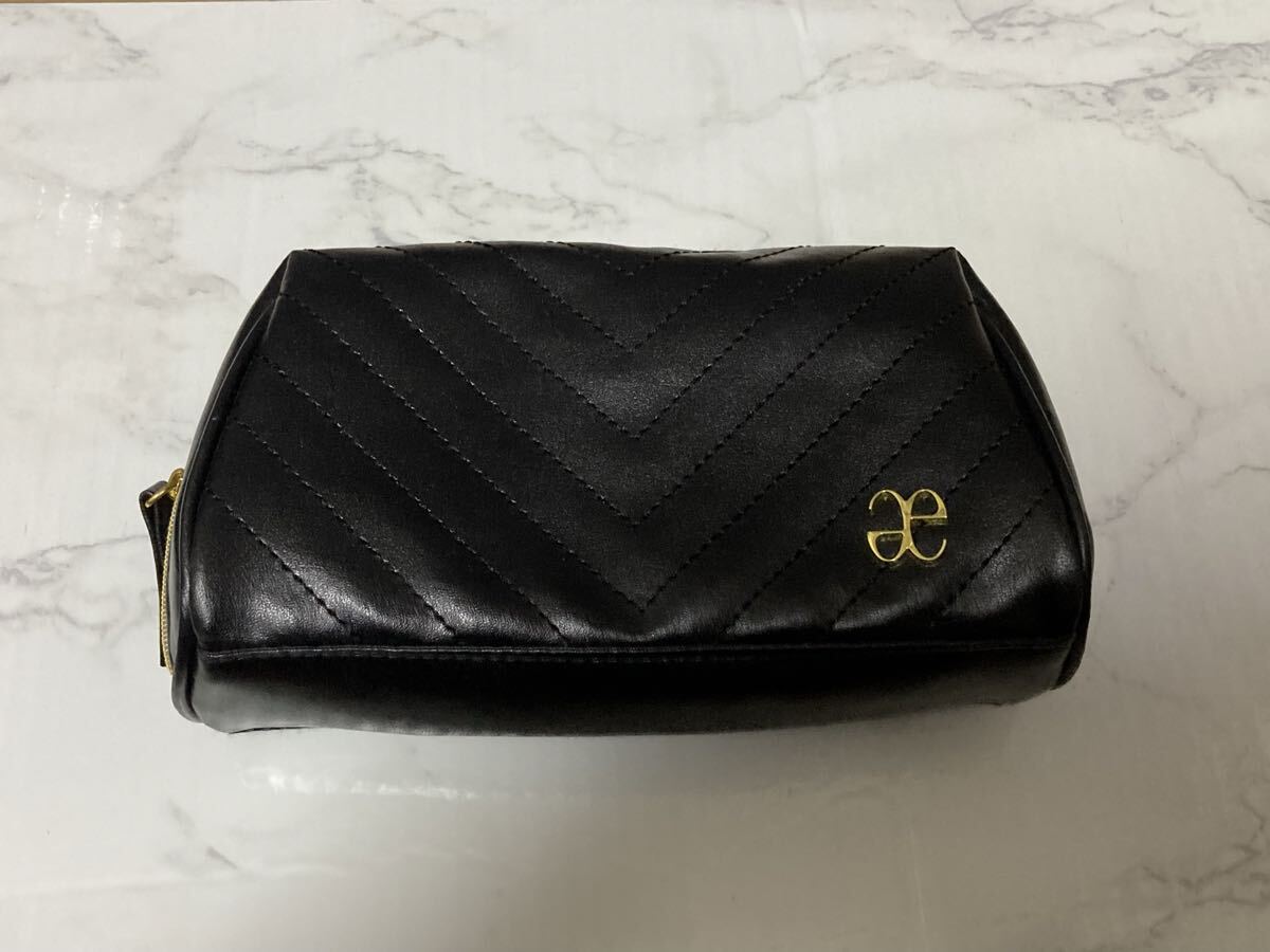 eleganceエレガンスポーチ　黒×金