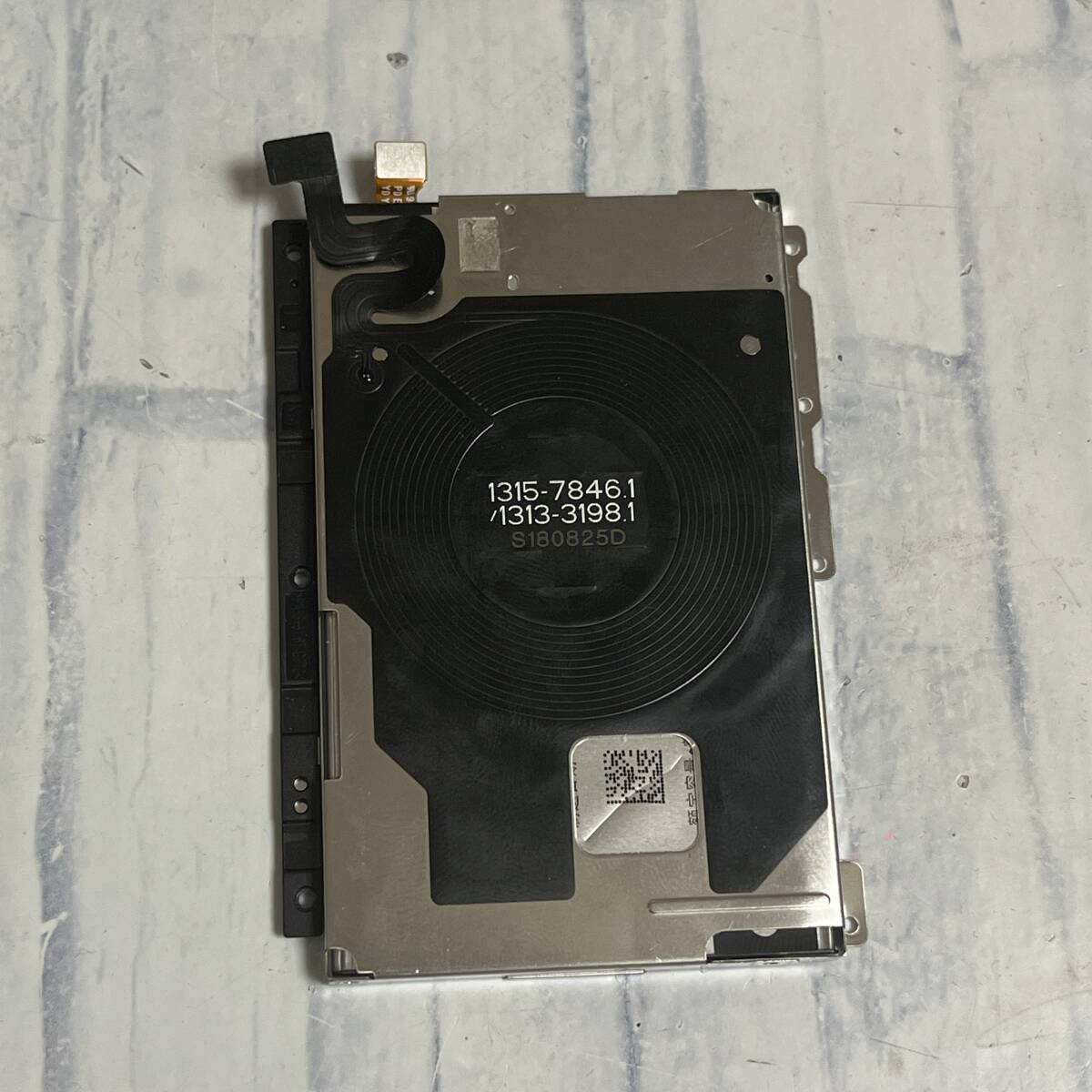 【純正中古部品】Xperia XZ3 SOV39 SO-01L バッテリーパック 動作確認済パーツ　※ジャンク本体より抽出