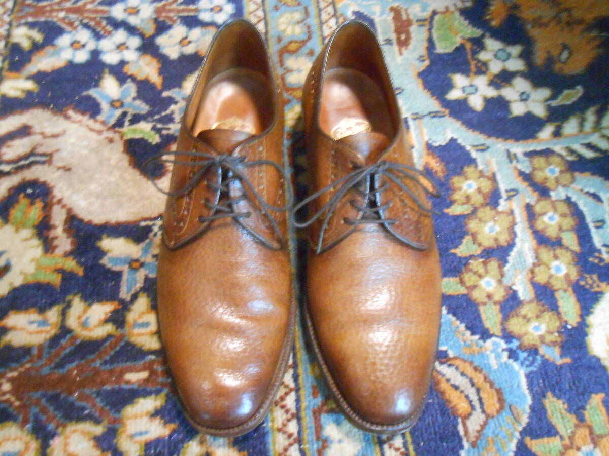 とても美品　幻の逸品　今はなき米国老舗高級靴メーカー Edwin Clapp　美しい飾り穴のあるブラウン系プレントー　US 9 D　約26cm