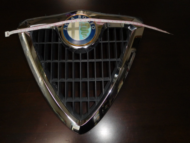 希少レア☆彡中古・アルファロメオ・156？2.0TS？車種不明？フロントグリル＆エンブレム・当時物・旧車・レトロカー・外車
