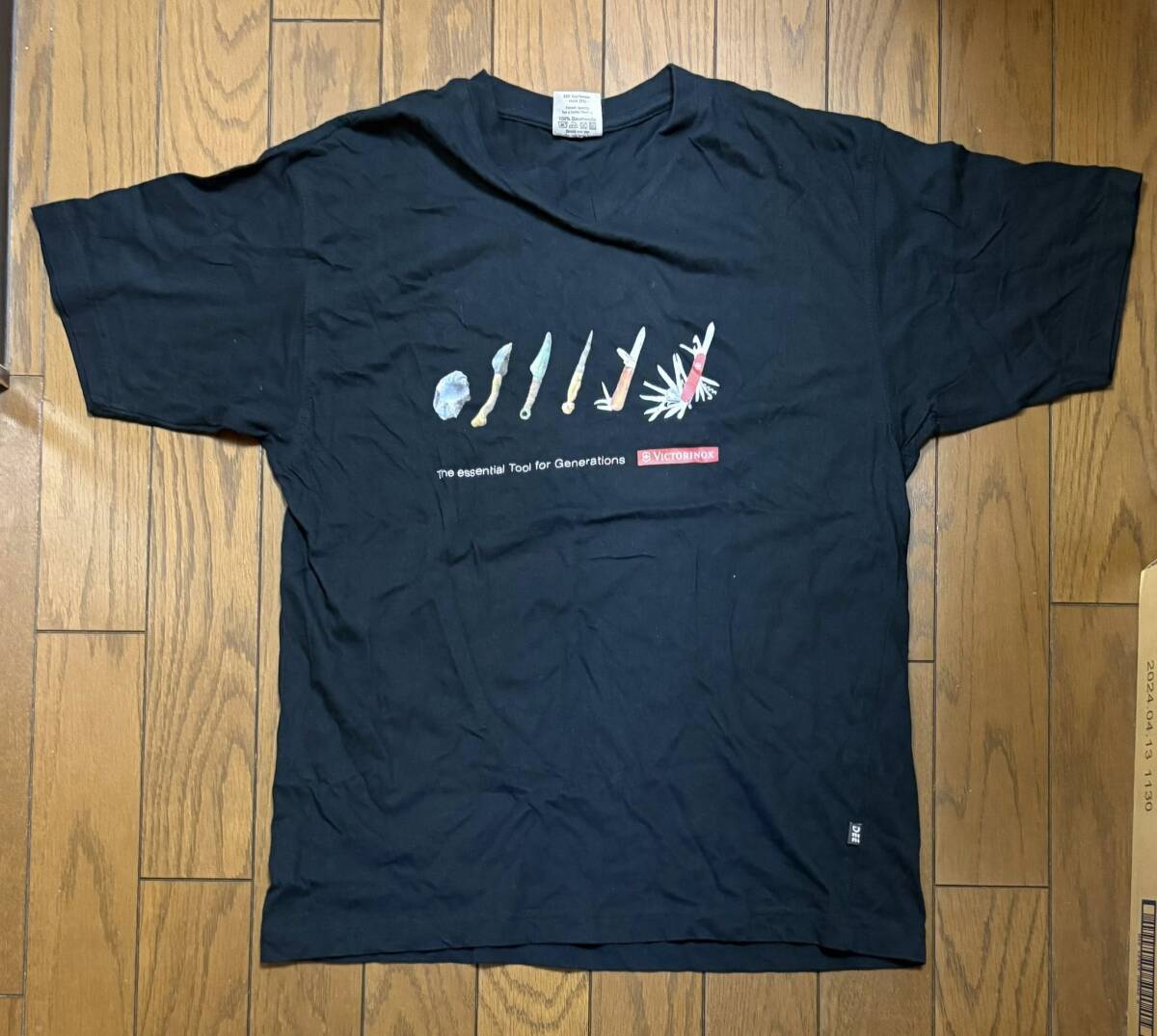 VICTORINOX　スイス　ナイフ　Tシャツ（メンズLサイズ）