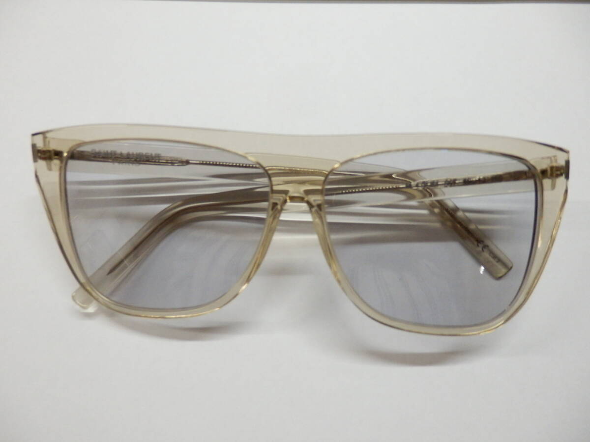 172H417G♪ SAINT LAURENT サンローラン SL28 SLIM 007 サングラス 眼鏡 メガネ メンズ レディース クリアベージュ系 中古