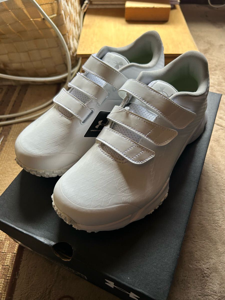 アンダーアーマー ベースボール　トレシュー新品25.5 白
