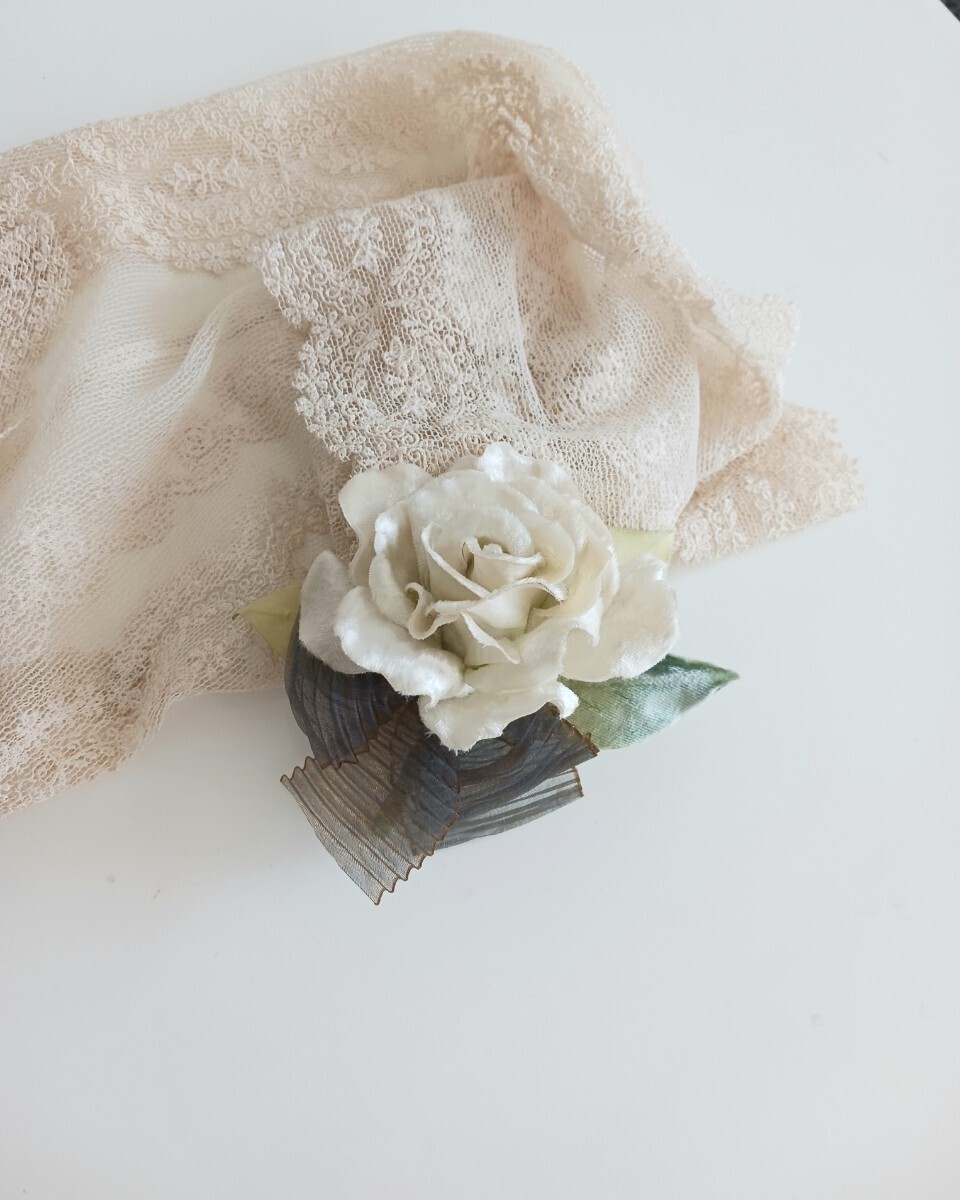 染め布花＊アンティーク・お洒落な薔薇のコサージュ♪髪飾り