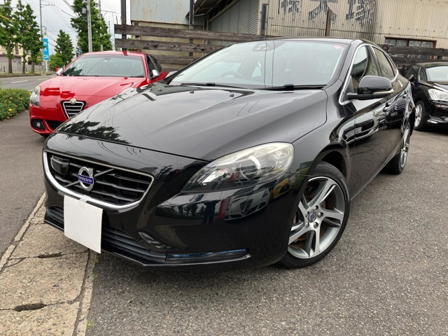 【諸費用コミ】:岐阜県発★おすすめ中古車★ 2016年 ボルボ V40 D4 SE ディーゼル ターボ/黒革/ナビ/TV/Bカメラ拍卖