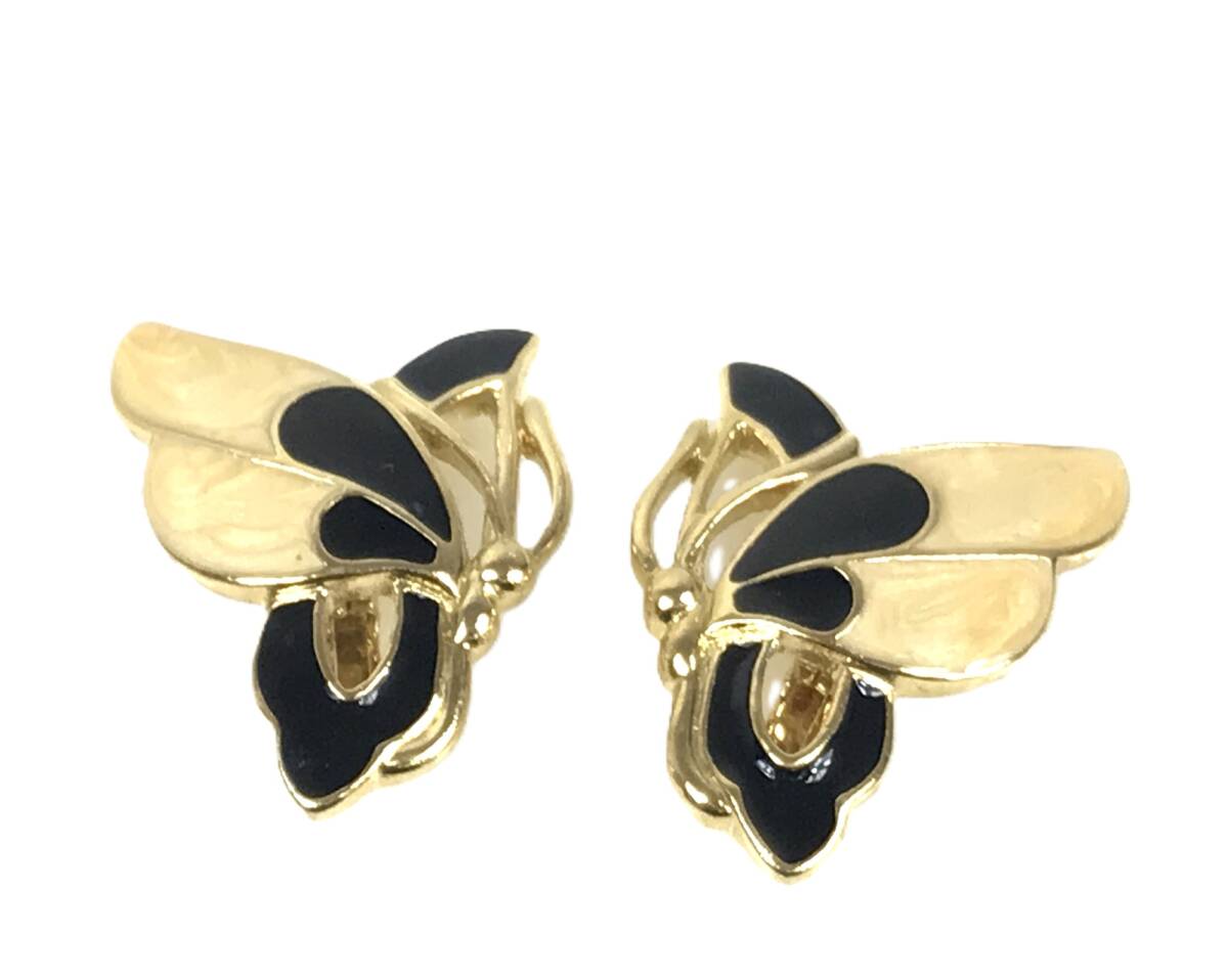 トリファリ　TRIFARI　ヴィンテージ　蝶/バタフライ　イヤリング　ブラック/クリーム/ゴールドカラー　YAS-12548