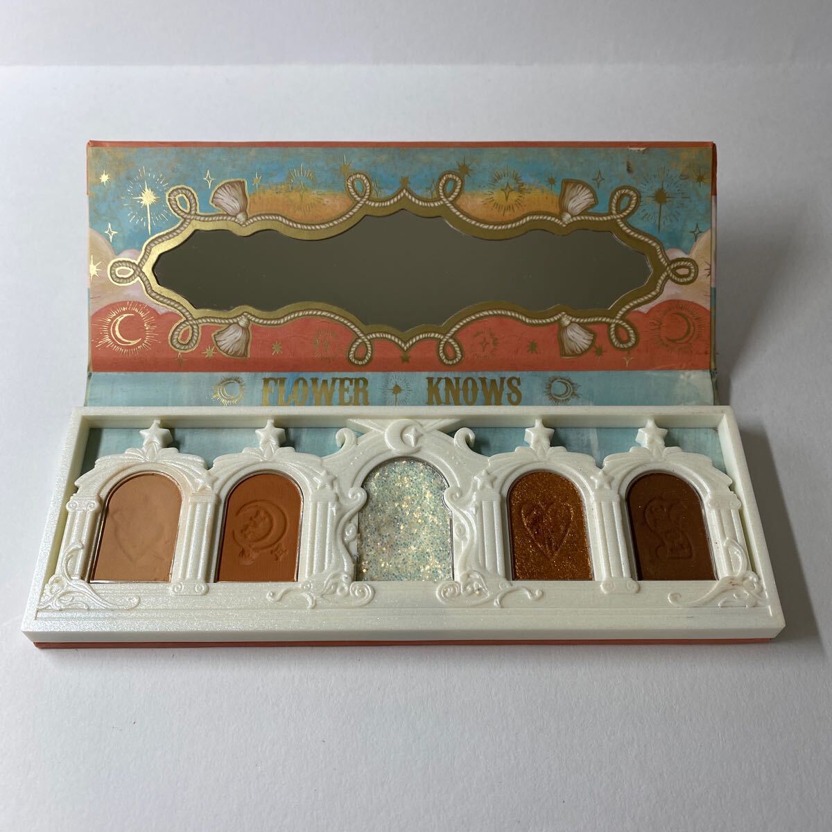 フラワーノーズ　アイシャドウ　パレット　