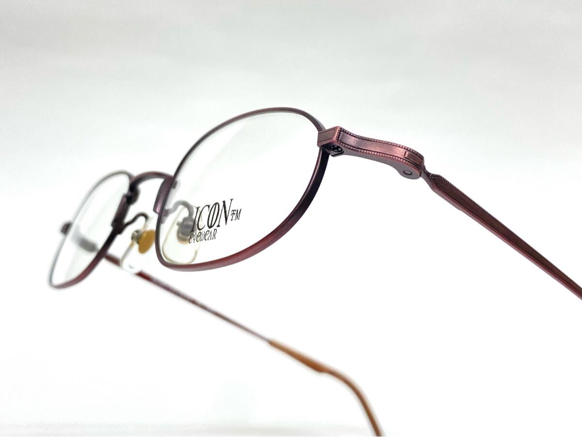 90年代中期、眼鏡の聖地鯖江で製造 ジャパンヴィンテージ眼鏡 色褪せない存在感 モダンにもクラシックにも寄り添う、眼鏡好きのための逸品